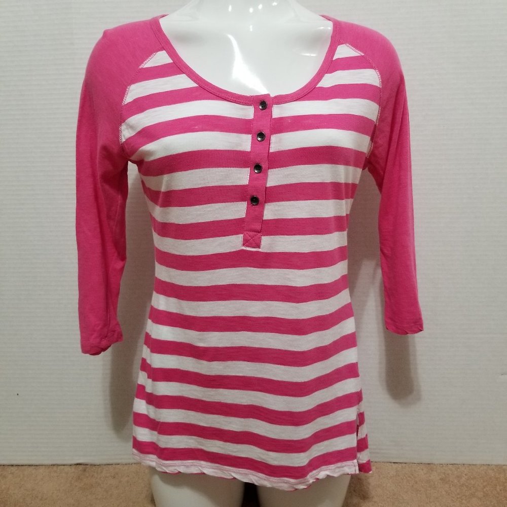 Indigo top Medium striped raglan henley side split baseball style